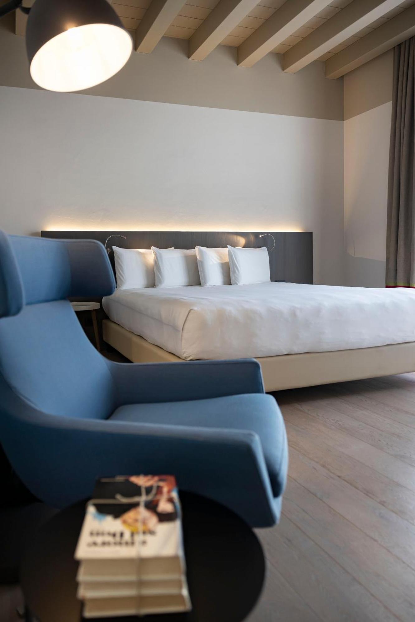 Savona 18 Suites Milan Room photo